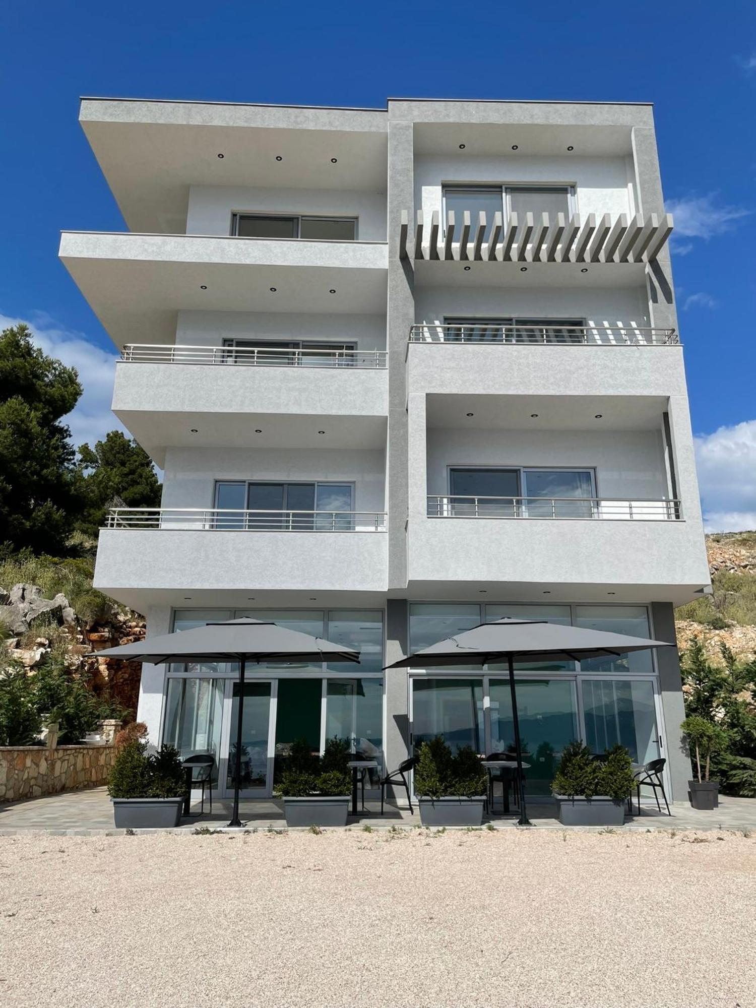Helen'S Seaside Resort Sarandë Exteriör bild
